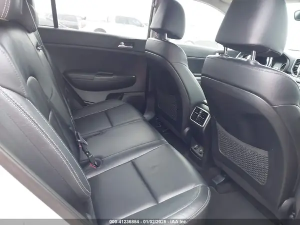 KNDPNCAC4H7259877 2017 KIA SPORTAGE - Image 8