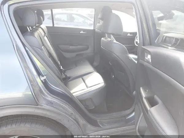 KNDPNCAC4H7262620 2017 KIA SPORTAGE - Image 8