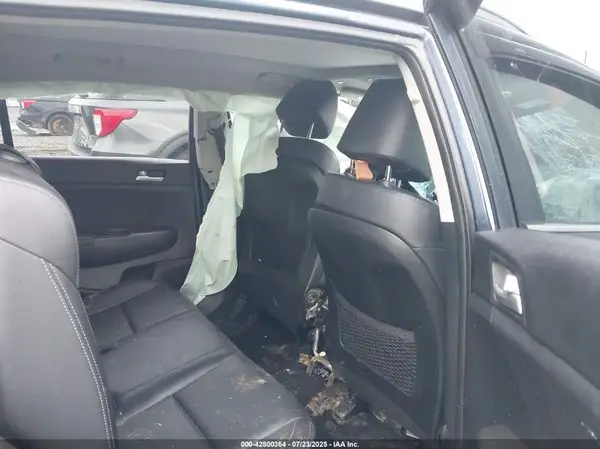 KNDPNCAC4H7267686 2017 KIA SPORTAGE - Image 8
