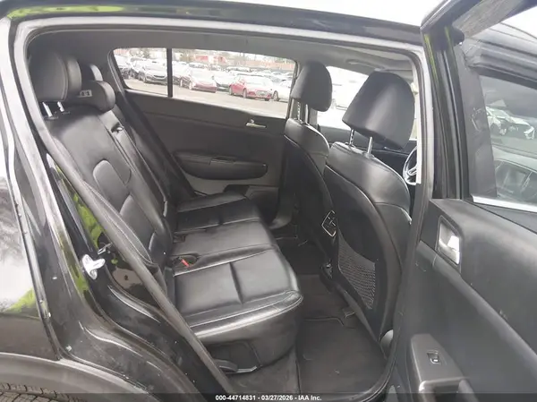 KNDPNCAC4H7277926 2017 KIA SPORTAGE - Image 8