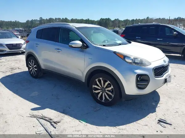 KNDPNCAC4J7373772 2018 KIA SPORTAGE - Image 1