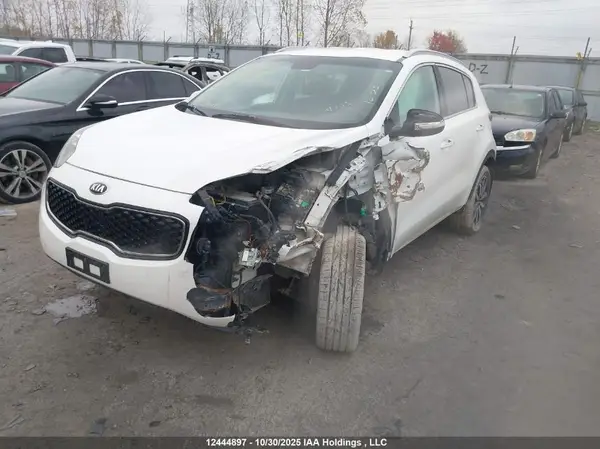 KNDPNCAC4J7374730 2018 KIA SPORTAGE - Image 2