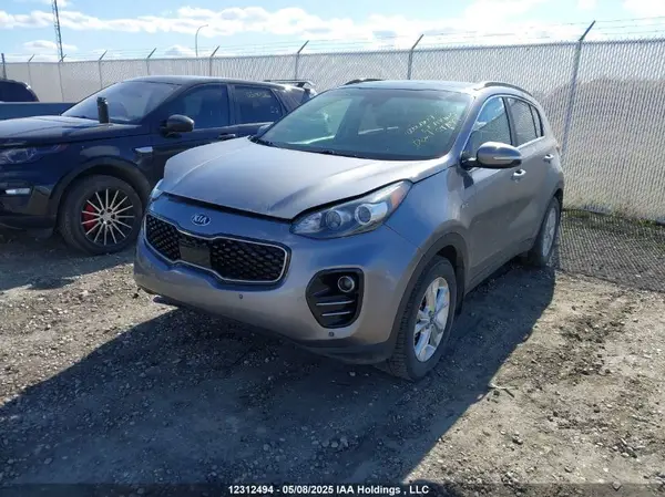 KNDPNCAC4J7375439 2018 KIA SPORTAGE - Image 2