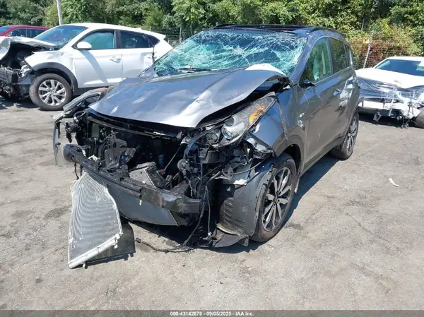 KNDPNCAC4J7389213 2018 KIA SPORTAGE - Image 2