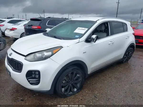 KNDPNCAC4J7409492 2018 KIA SPORTAGE - Image 2