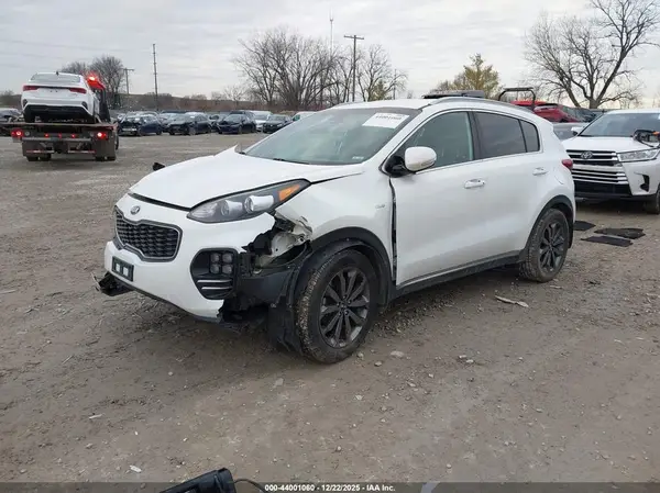 KNDPNCAC4J7462712 2018 KIA SPORTAGE - Image 2