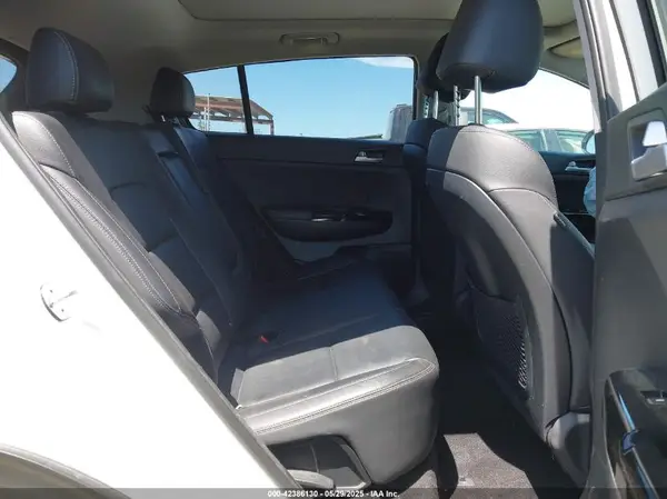 KNDPNCAC4K7507973 2019 KIA SPORTAGE - Image 8