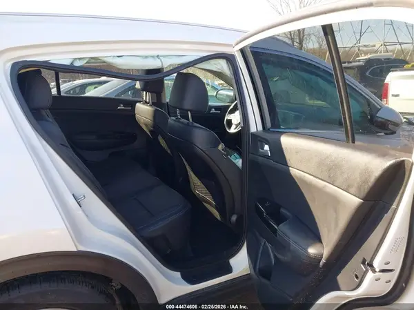 KNDPNCAC4M7868994 2021 KIA SPORTAGE - Image 8