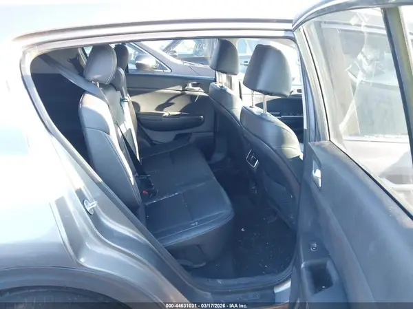 KNDPNCAC5H7050860 2017 KIA SPORTAGE - Image 8