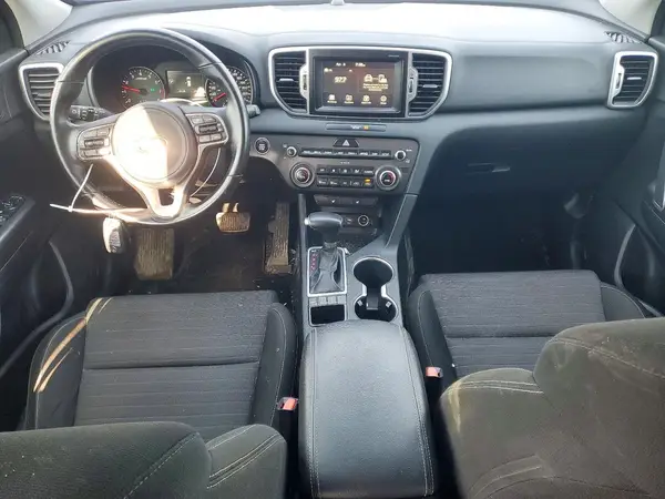 KNDPNCAC5H7057825 2017 KIA SPORTAGE - Image 8