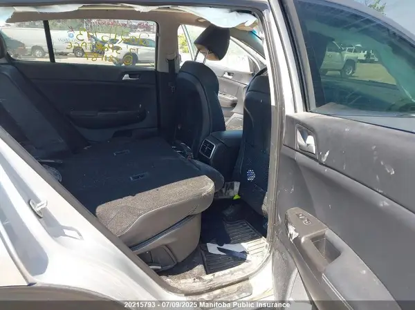 KNDPNCAC5H7181187 2017 KIA SPORTAGE - Image 8