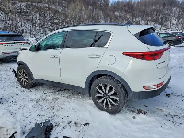 KNDPNCAC5J7357063 2018 KIA SPORTAGE - Image 2