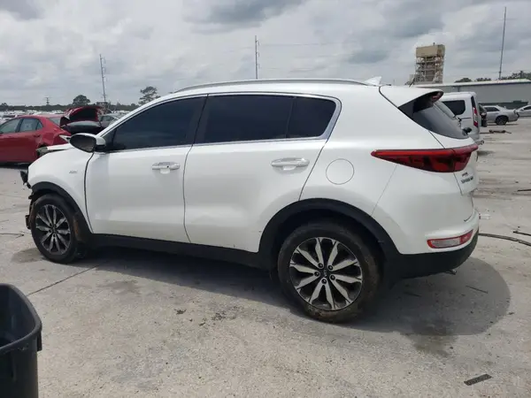 KNDPNCAC5J7404155 2018 KIA SPORTAGE - Image 2