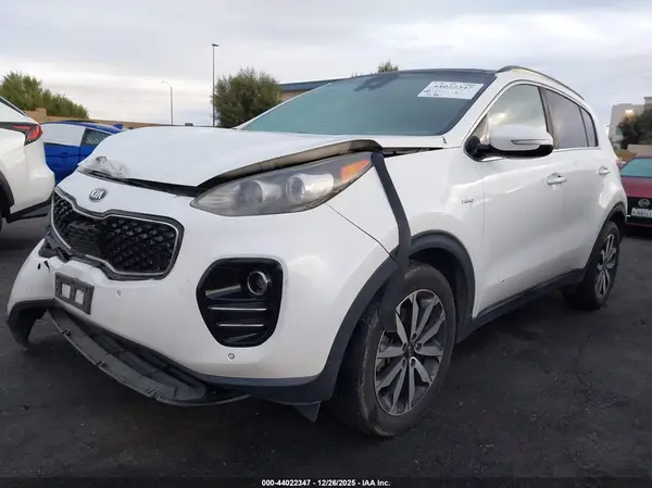 KNDPNCAC5J7404530 2018 KIA SPORTAGE - Image 2