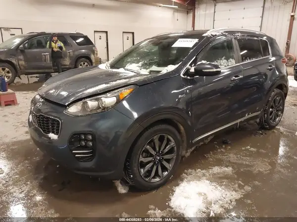 KNDPNCAC5J7409033 2018 KIA SPORTAGE - Image 2