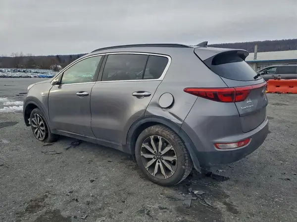 KNDPNCAC5J7422929 2018 KIA SPORTAGE - Image 2