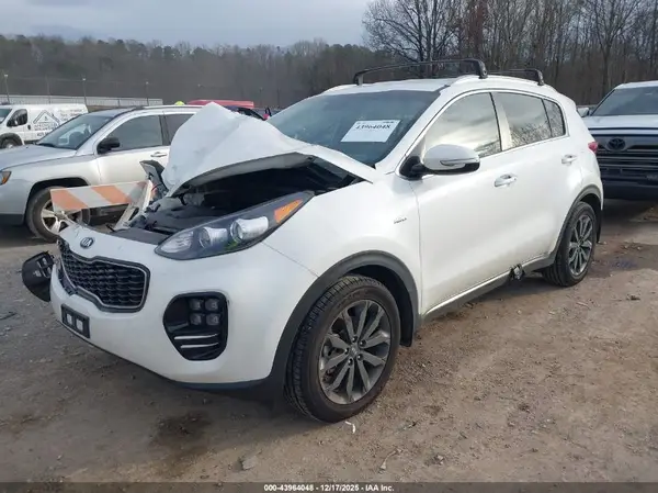 KNDPNCAC5J7425295 2018 KIA SPORTAGE - Image 2