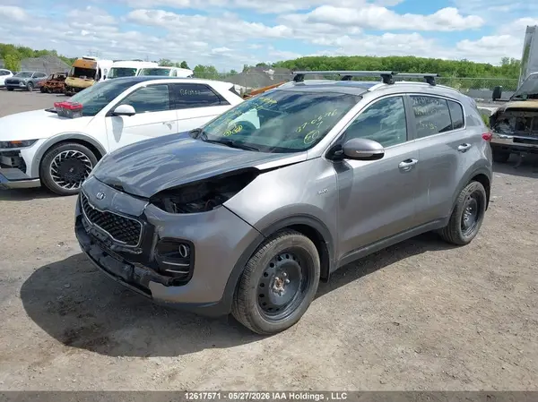 KNDPNCAC5J7442775 2018 KIA SPORTAGE - Image 2