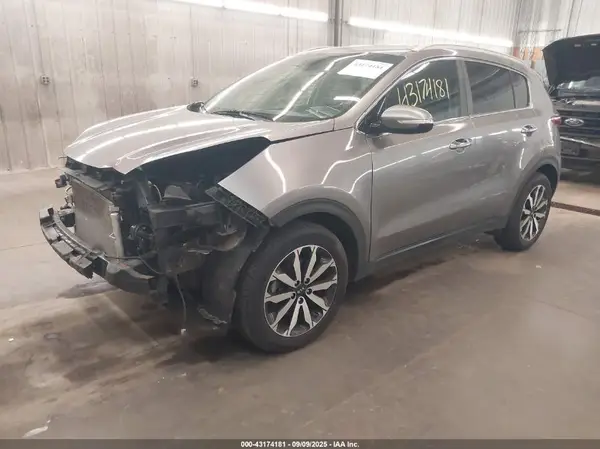 KNDPNCAC5J7487473 2018 KIA SPORTAGE - Image 2