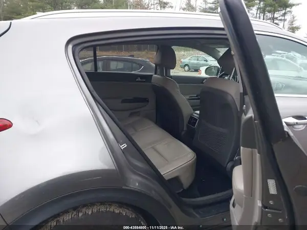 KNDPNCAC6H7179464 2017 KIA SPORTAGE - Image 8
