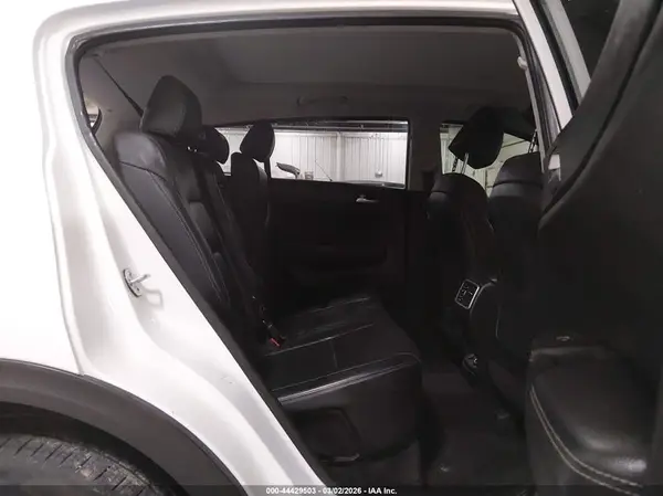 KNDPNCAC6H7183627 2017 KIA SPORTAGE - Image 8