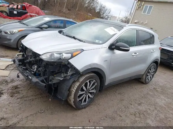 KNDPNCAC6H7228372 2017 KIA SPORTAGE - Image 2