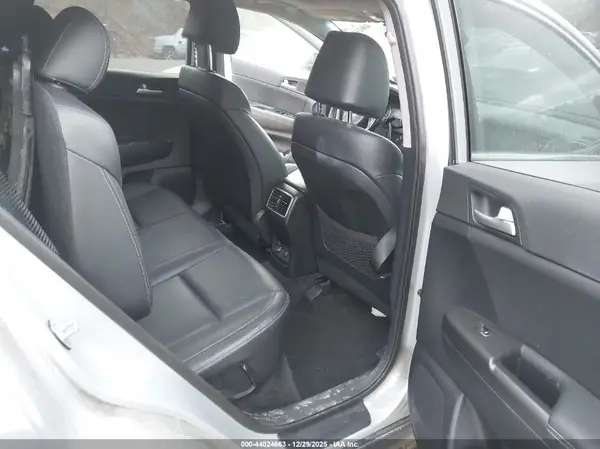KNDPNCAC6H7228372 2017 KIA SPORTAGE - Image 8