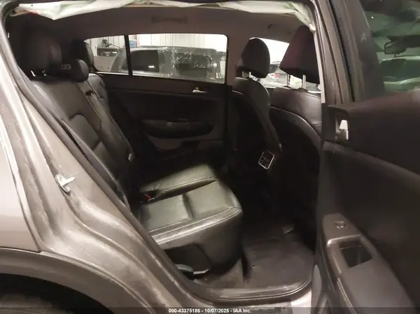 KNDPNCAC6H7256947 2017 KIA SPORTAGE - Image 8