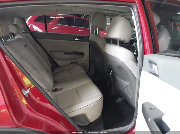 KNDPNCAC6H7270282 2017 KIA SPORTAGE - Image 8
