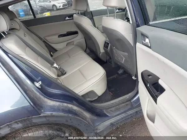 KNDPNCAC6J7385888 2018 KIA SPORTAGE - Image 8