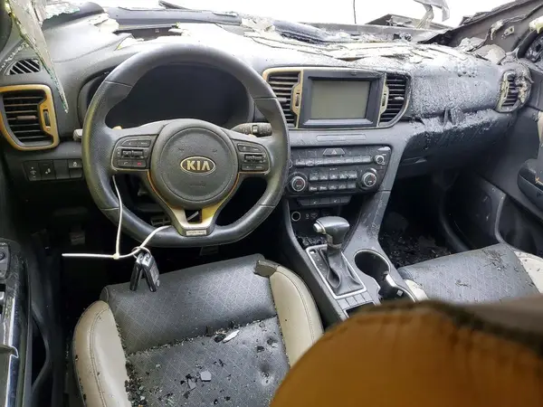 KNDPNCAC6J7466020 2018 KIA SPORTAGE - Image 8