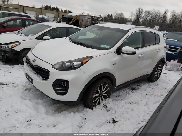 KNDPNCAC6J7485621 2018 KIA SPORTAGE - Image 2
