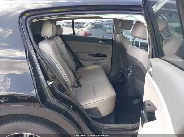 KNDPNCAC6K7582268 2019 KIA SPORTAGE - Image 8