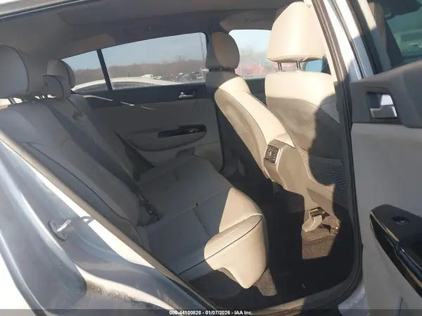 KNDPNCAC6K7606682 2019 KIA SPORTAGE - Image 8