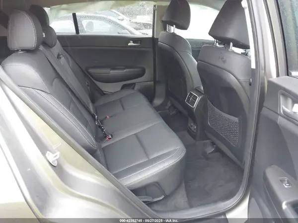 KNDPNCAC7H7260828 2017 KIA SPORTAGE - Image 8