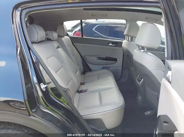 KNDPNCAC7J7364726 2018 KIA SPORTAGE - Image 8