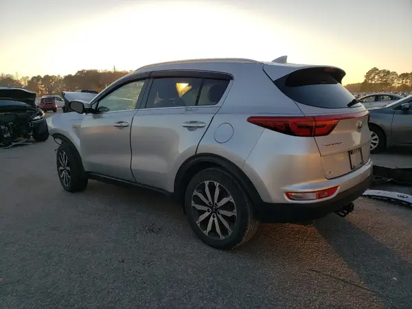 KNDPNCAC7J7373748 2018 KIA SPORTAGE - Image 2