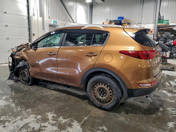 KNDPNCAC7J7389870 2018 KIA SPORTAGE - Image 2