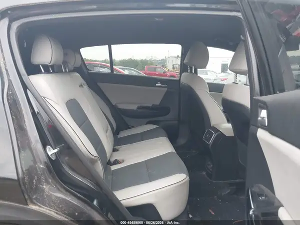 KNDPNCAC7J7399069 2018 KIA SPORTAGE - Image 8