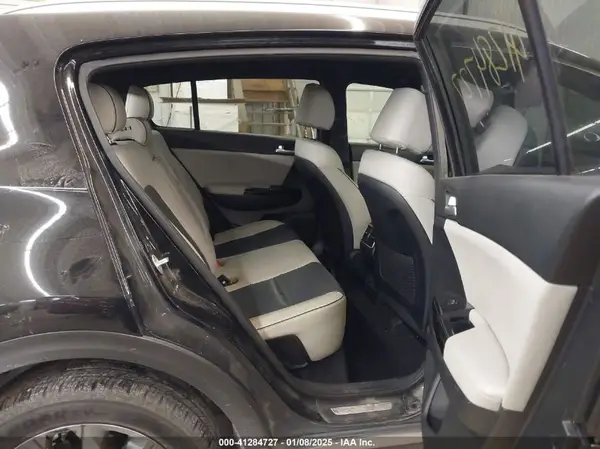 KNDPNCAC7J7410703 2018 KIA SPORTAGE - Image 8