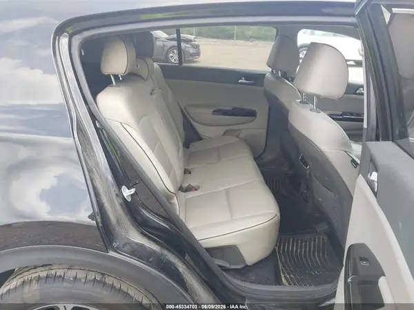 KNDPNCAC7J7420695 2018 KIA SPORTAGE - Image 8