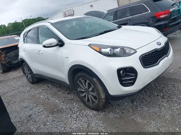 KNDPNCAC7J7485739 2018 KIA SPORTAGE - Image 1