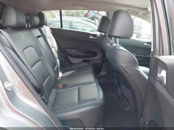 KNDPNCAC7K7557105 2019 KIA SPORTAGE - Image 8