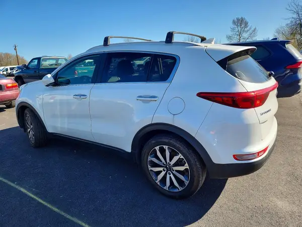 KNDPNCAC8H7049072 2017 KIA SPORTAGE - Image 2