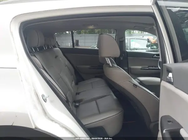 KNDPNCAC8H7055860 2017 KIA SPORTAGE - Image 8