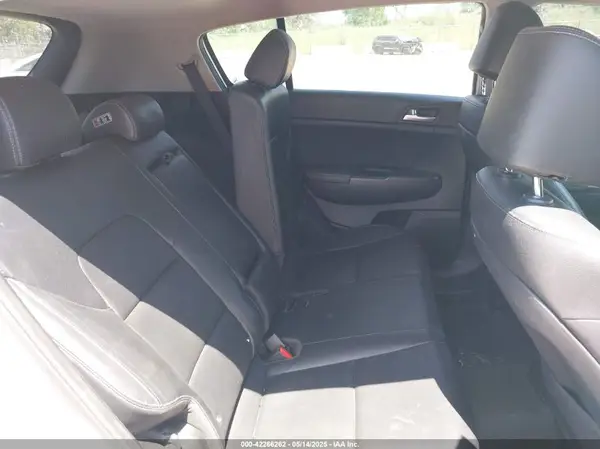 KNDPNCAC8H7059438 2017 KIA SPORTAGE - Image 8