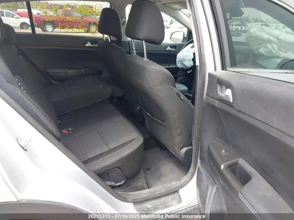 KNDPNCAC8H7083187 2017 KIA SPORTAGE - Image 8