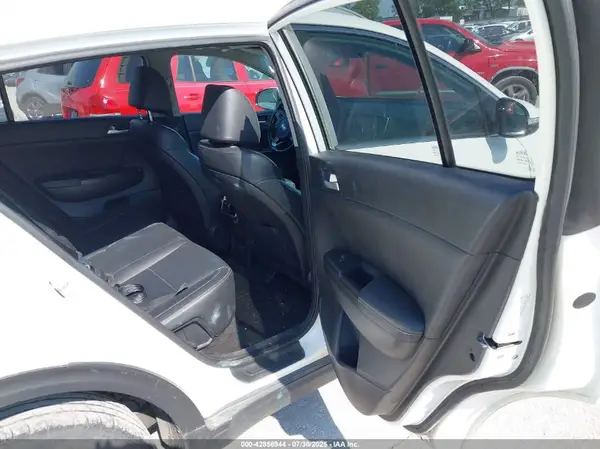 KNDPNCAC8H7132114 2017 KIA SPORTAGE - Image 8