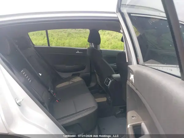 KNDPNCAC8H7196962 2017 KIA SPORTAGE - Image 8