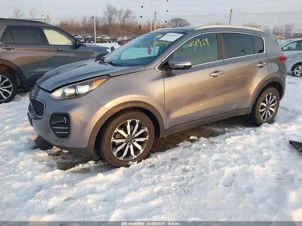 KNDPNCAC8H7272390 2017 KIA SPORTAGE - Image 2